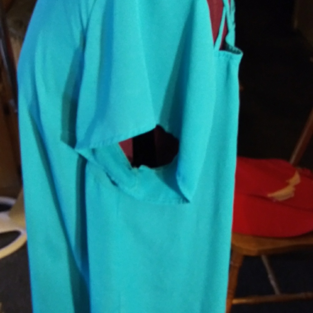 Top - Picture 2 of 3